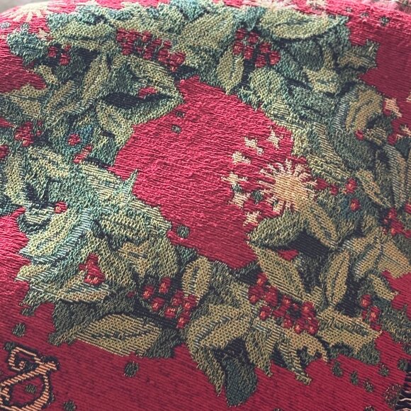 Christmas Throw Wreaths Of The Season Holiday Tapestry Blanket 51” X 68” - Picture 16 of 16